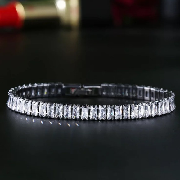 STERLING SILVER PRINCESS CUT Bracelet - Picture 3 of 3